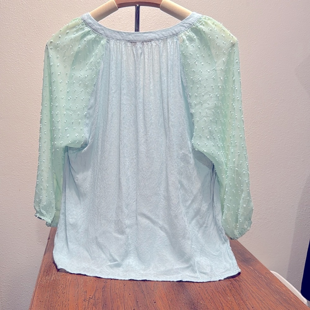 Ladies blouse XS Light green